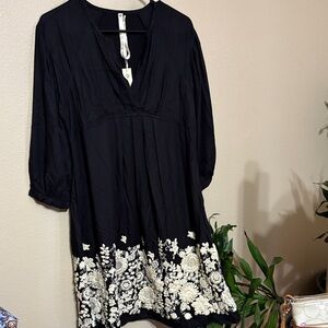 NWT Uncle Frank Black Tunic with Cream Floral Embroidery